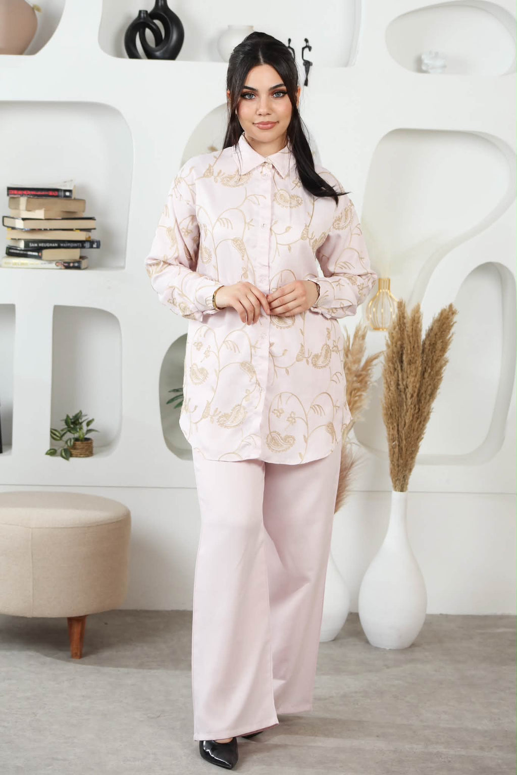 Embroidered Linen Set